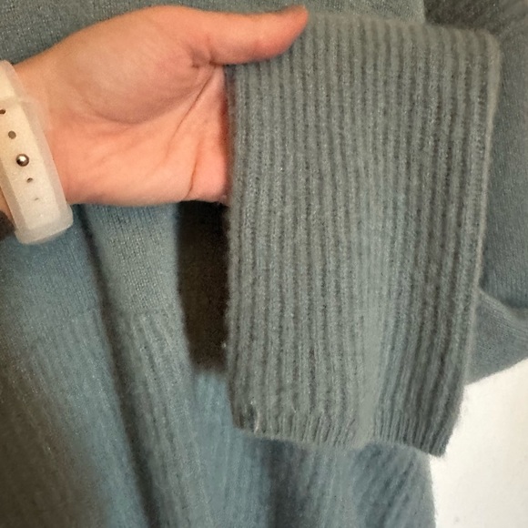 Project Naadam 100% Cashmere Light Blue Sweater size medium - Picture 5 of 8